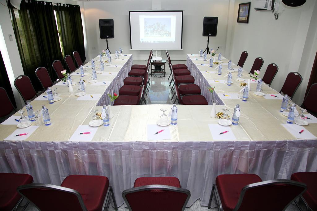 Hotel Lux Ngwesaung Kültér fotó