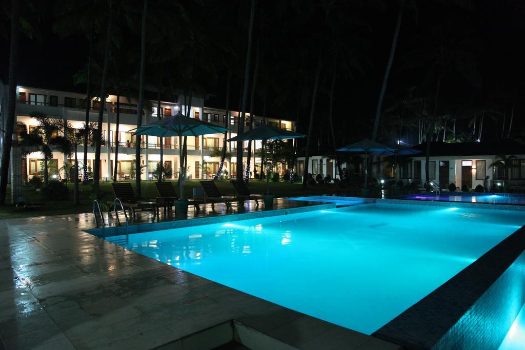 Hotel Lux Ngwesaung Kültér fotó